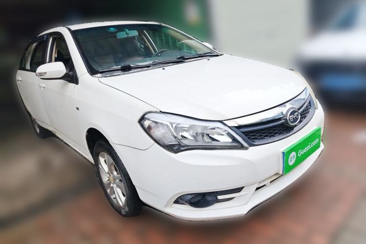 Used BYD F3 2015 Energy-Saving Edition 1.5L Manual Luxury Model Front Right 45 Deg