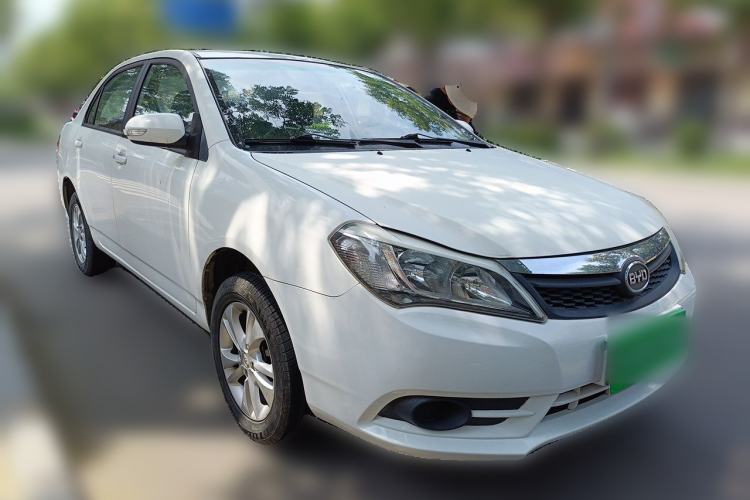 Used BYD F3 2015 Energy-Saving Edition 1.5L Manual Luxury Model Front Right 45 Deg