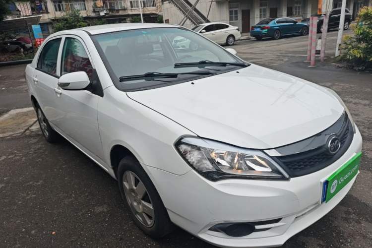 Used BYD F3 2015 Energy-Efficient Model 1.5L Manual Comfort Edition Front Right 45 Deg