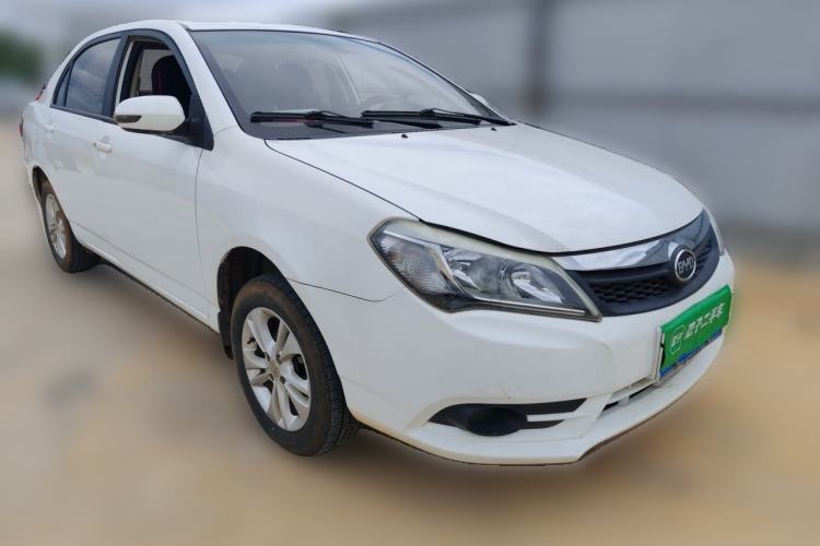 Used BYD F3 2015 Energy-Saving Edition 1.5L Manual Luxury Model Front Right 45 Deg