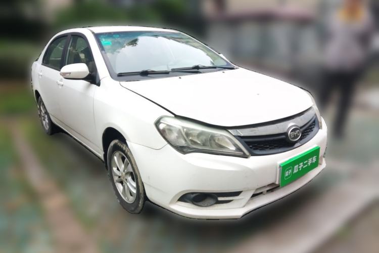 Used BYD F3 2015 Energy-Saving Edition 1.5L Manual Luxury Model Front Right 45 Deg