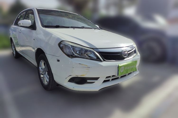Used BYD F3 2015 Energy-Saving Edition 1.5L Manual Luxury Model Front Right 45 Deg