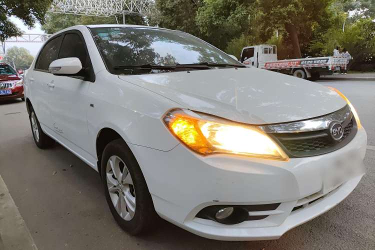 Used BYD F3 2015 Energy-Saving Edition 1.5L Automatic Prestige Model Front Right 45 Deg