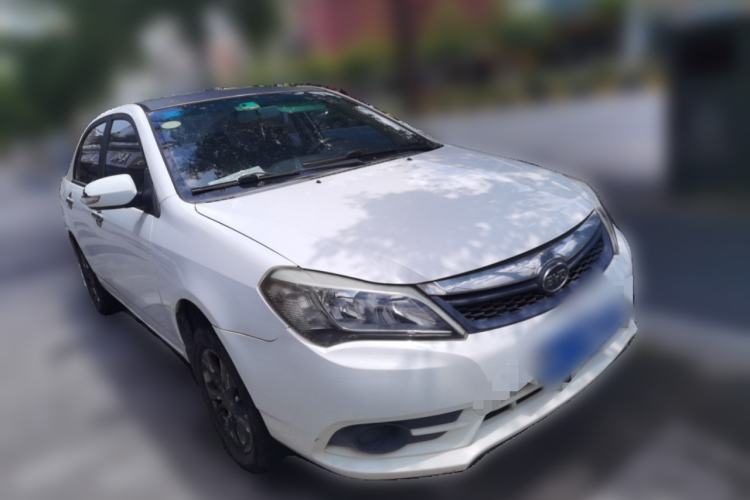 Used BYD F3 2015 Energy-Saving Edition 1.5L Manual Luxury Model Front Right 45 Deg