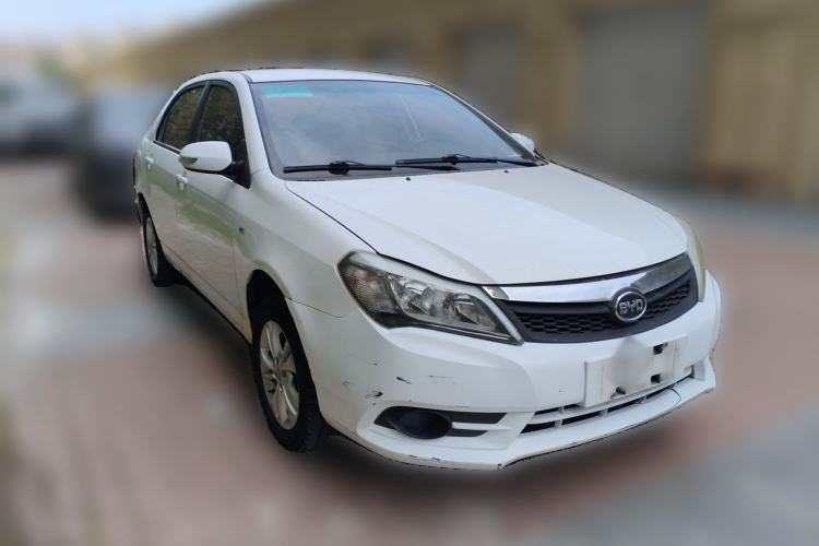Used BYD F3 2015 Energy-Saving Edition 1.5L Manual Luxury Model Front Right 45 Deg