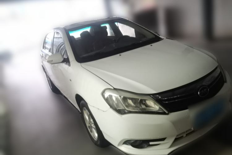 Used BYD F3 2015 Energy-Saving Edition 1.5L Manual Luxury Model Front Right 45 Deg