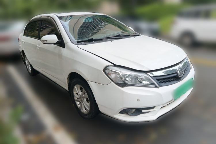 Used BYD F3 2015 Energy-Saving Edition 1.5L Automatic Prestige Model Front Right 45 Deg