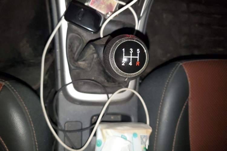 Used BYD F3 2015 Energy-Efficient Model 1.5L Manual Comfort Edition Gear Lever