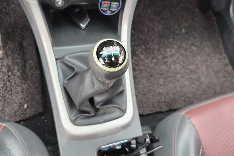 Used BYD F3 2015 Energy-Efficient Model 1.5L Manual Comfort Edition Gear Lever