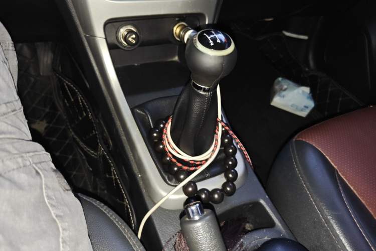 Used BYD F3 2015 Energy-Efficient Model 1.5L Manual Comfort Edition Gear Lever