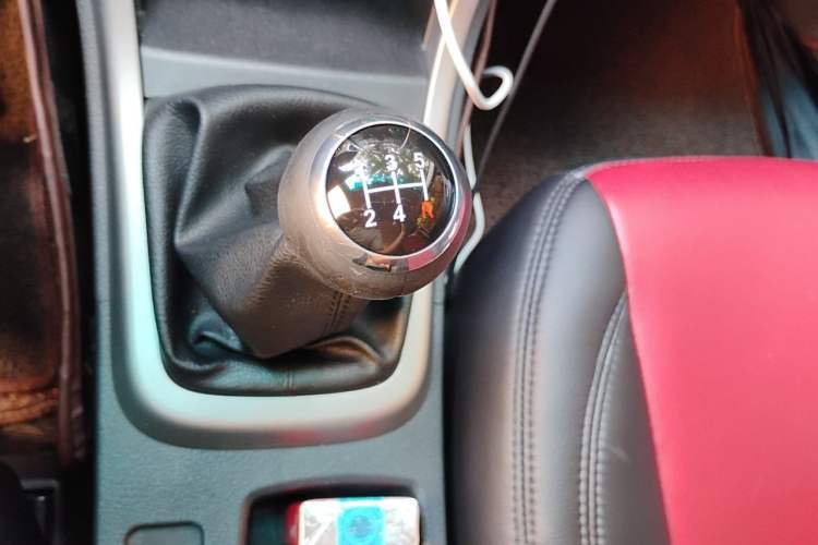 Used BYD F3 2015 Energy-Efficient Model 1.5L Manual Comfort Edition Gear Lever
