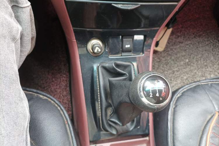 Used BYD F3 2015 Energy-Efficient Model 1.5L Manual Comfort Edition Gear Lever