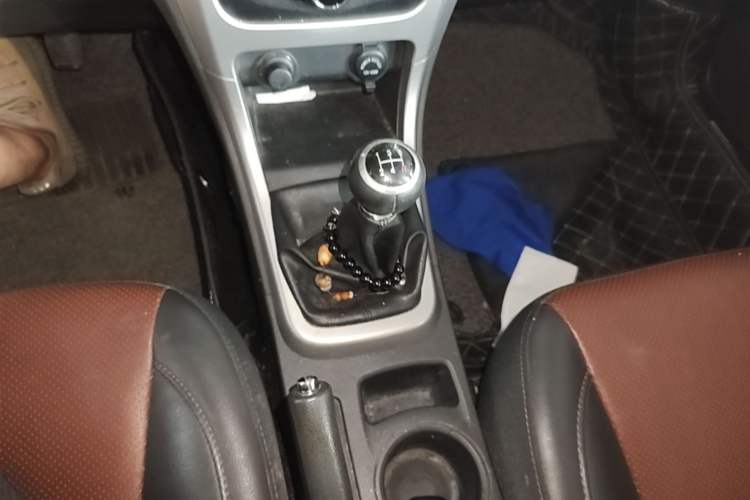 Used BYD F3 2015 Energy-Efficient Model 1.5L Manual Comfort Edition Gear Lever