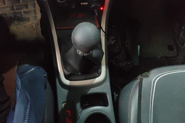 Used BYD F3 2015 Energy-Efficient Model 1.5L Manual Comfort Edition Gear Lever