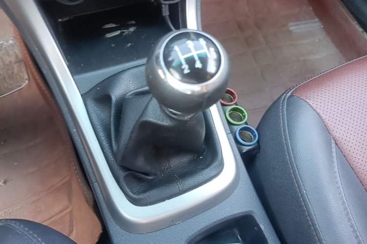 Used BYD F3 2015 Energy-Efficient Model 1.5L Manual Comfort Edition Gear Lever