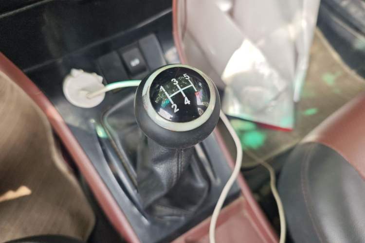Used BYD F3 2015 Energy-Efficient Model 1.5L Manual Comfort Edition Gear Lever