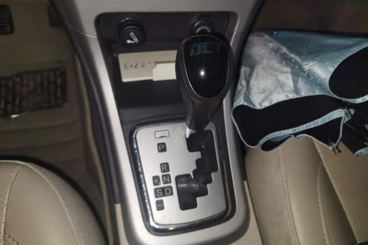 Used BYD F3 2015 Energy-Saving Edition 1.5L Automatic Luxury Model Gear Lever