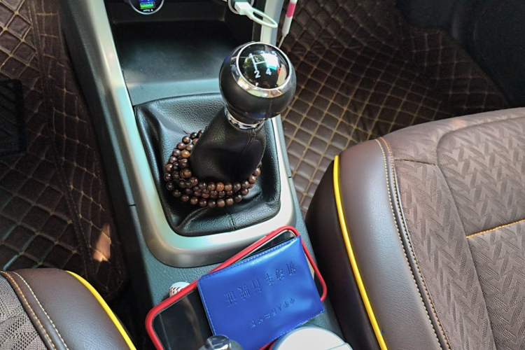 Used BYD F3 2015 Energy-Saving Edition 1.5L Manual Luxury Model Gear Lever