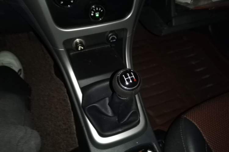 Used BYD F3 2015 Energy-Efficient Model 1.5L Manual Comfort Edition Gear Lever