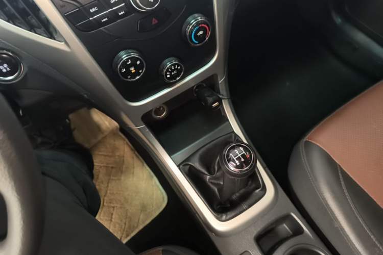 Used BYD F3 2015 Energy-Efficient Model 1.5L Manual Comfort Edition Gear Lever