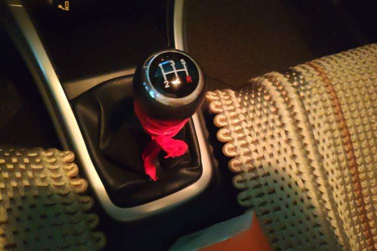 Used BYD F3 2015 Energy-Saving Edition 1.5L Manual Luxury Model Gear Lever