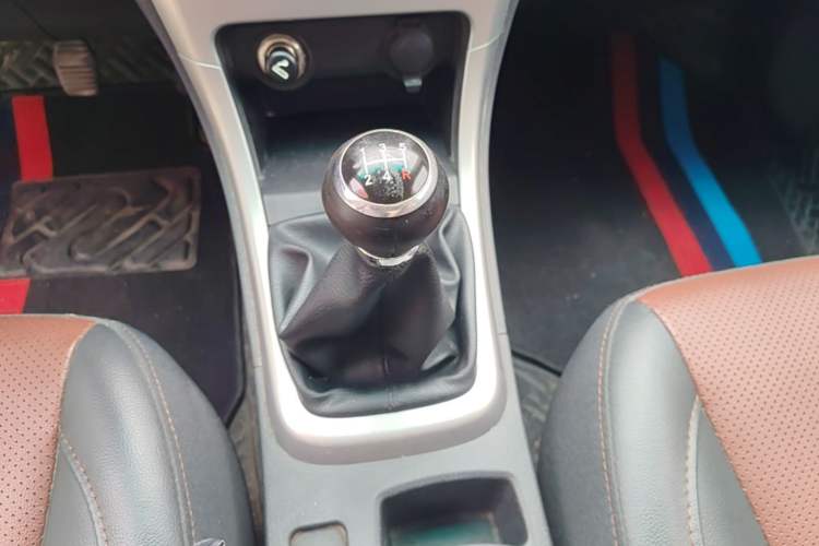 Used BYD F3 2015 Energy-Efficient Model 1.5L Manual Comfort Edition Gear Lever