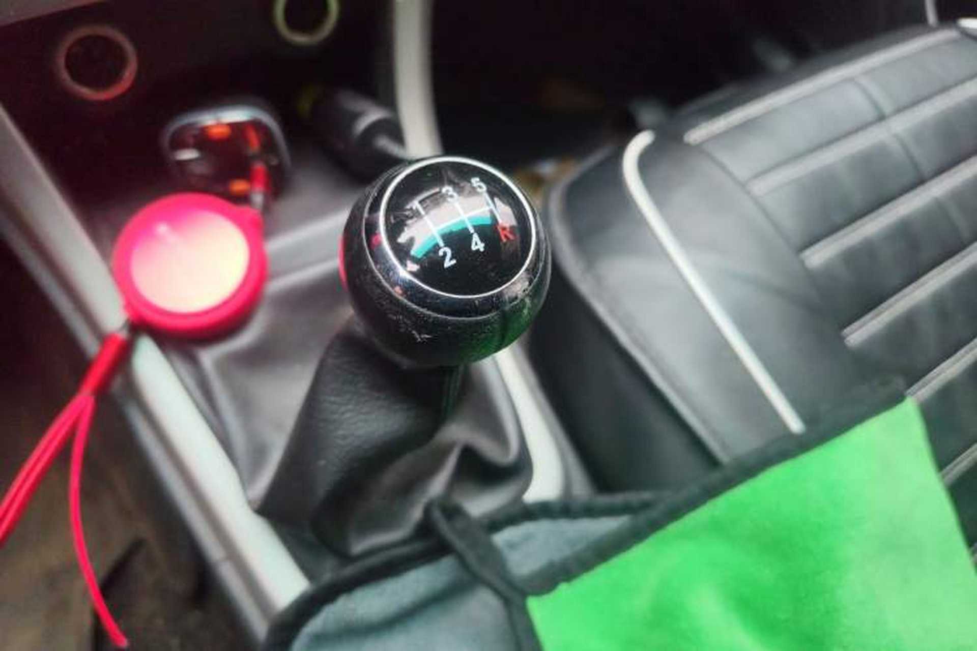 Used BYD F3 2015 Energy-Efficient Model 1.5L Manual Comfort Edition Gear Lever