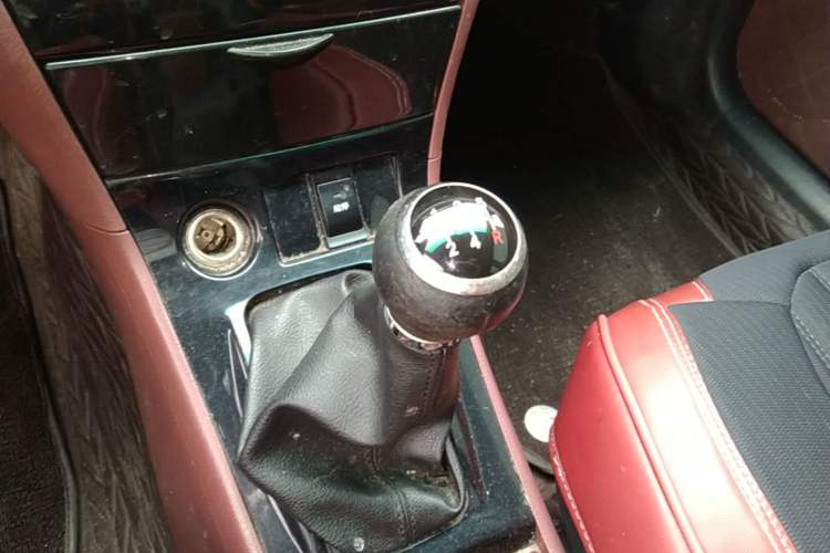 Used BYD F3 2015 Energy-Efficient Model 1.5L Manual Comfort Edition Gear Lever