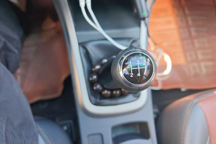 Used BYD F3 2015 Energy-Saving Edition 1.5L Manual Luxury Model Gear Lever