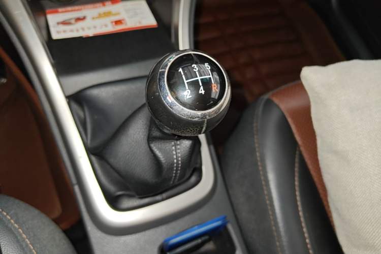 Used BYD F3 2015 Energy-Saving Edition 1.5L Manual Luxury Model Gear Lever