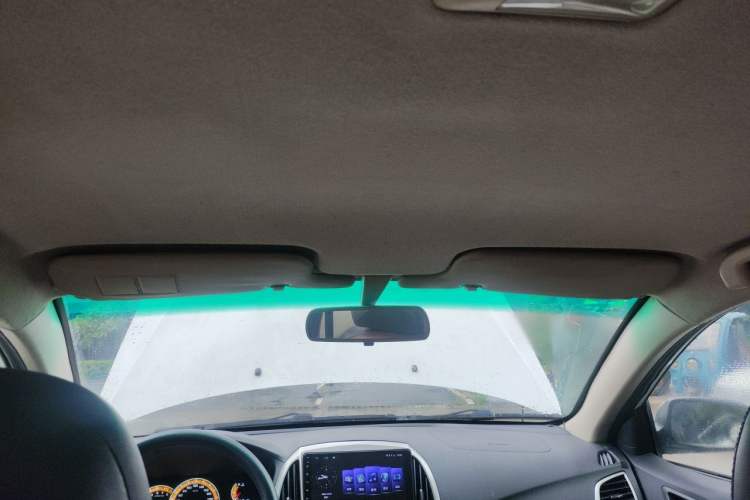 Used BYD F3 2015 Energy-Saving Edition 1.5L Manual Luxury Model Headliner