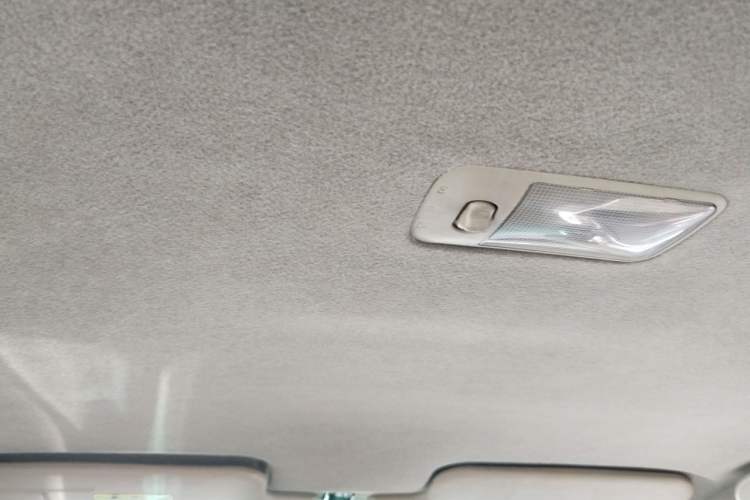 Used BYD F3 2015 Energy-Saving Edition 1.5L Automatic Luxury Model Headliner