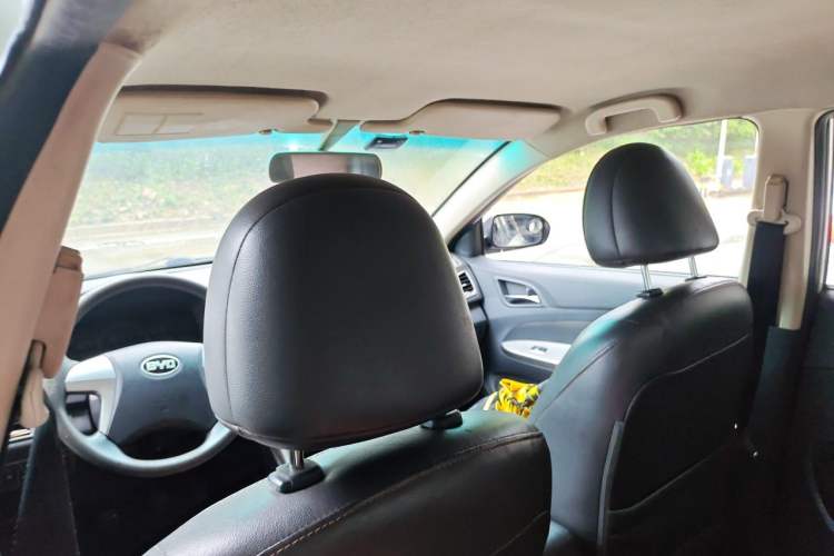 Used BYD F3 2015 Energy-Saving Edition 1.5L Manual Luxury Model Headliner