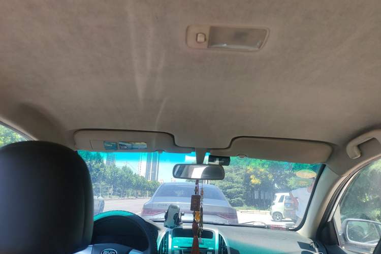 Used BYD F3 2015 Energy-Saving Edition 1.5L Manual Luxury Model Headliner