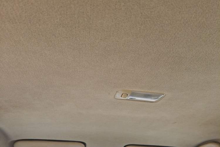 Used BYD F3 2015 Energy-Saving Edition 1.5L Manual Luxury Model Headliner