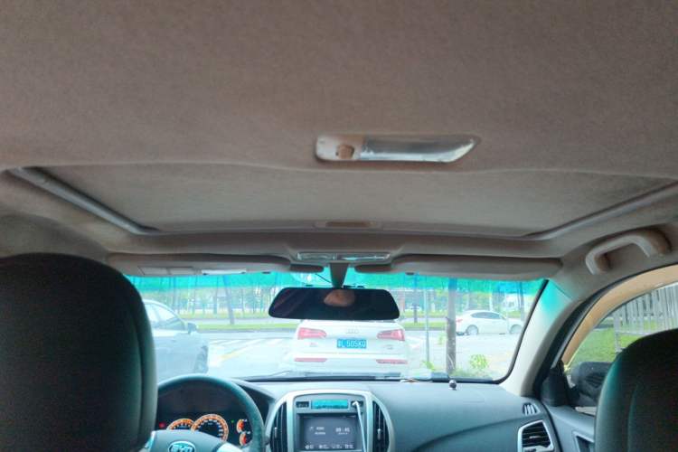 Used BYD F3 2015 Energy-Saving Edition 1.5L Automatic Prestige Model Headliner
