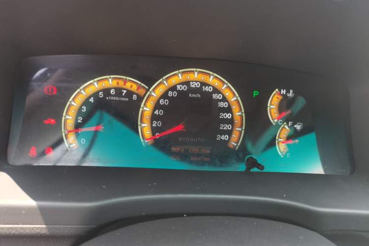 Used BYD F3 2015 Energy-Saving Edition 1.5L Automatic Luxury Model Instrument Cluster