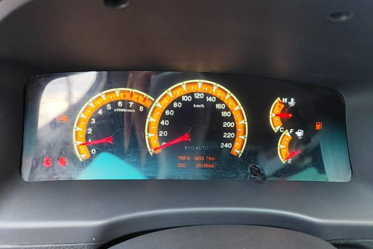 Used BYD F3 2015 Energy-Saving Edition 1.5L Manual Luxury Model Instrument Cluster