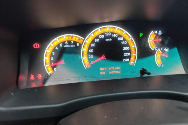 Used BYD F3 2015 Energy-Saving Edition 1.5L Automatic Luxury Model Instrument Cluster