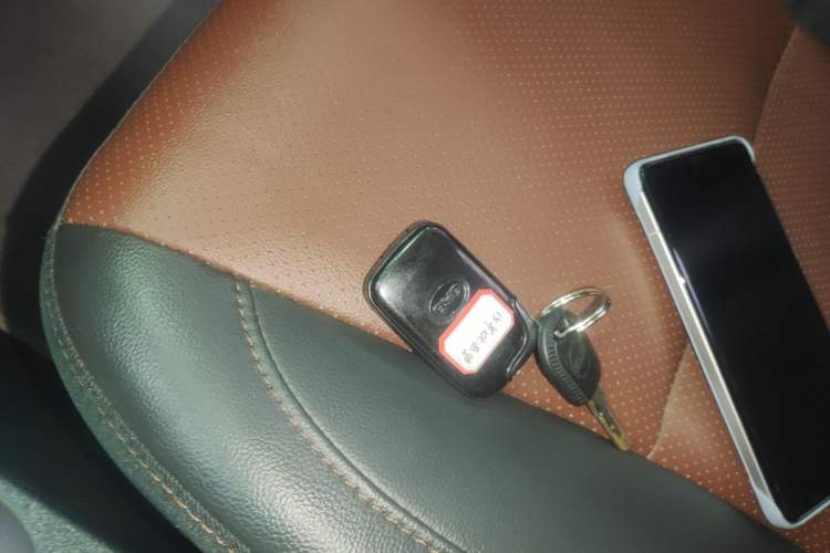 Used BYD F3 2015 Energy-Saving Edition 1.5L Automatic Luxury Model Interior 1