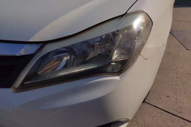 Used BYD F3 2015 Energy-Saving Edition 1.5L Automatic Luxury Model Left Front Headlight