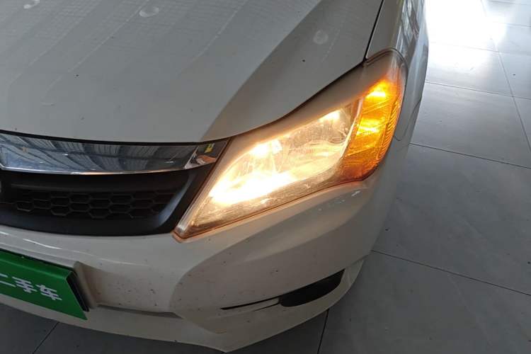Used BYD F3 2015 Energy-Saving Edition 1.5L Manual Luxury Model Left Front Headlight