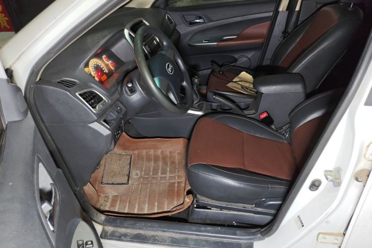 Used BYD F3 2015 Energy-Saving Edition 1.5L Manual Luxury Model Left Front Seat