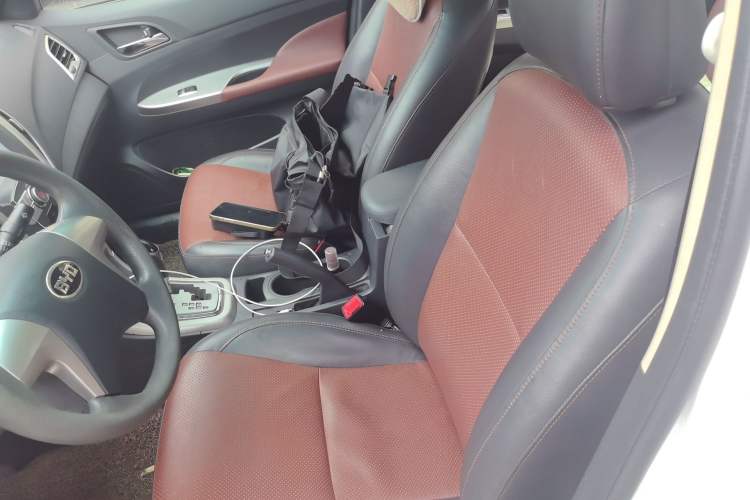 Used BYD F3 2015 Energy-Saving Edition 1.5L Automatic Luxury Model Left Front Seat