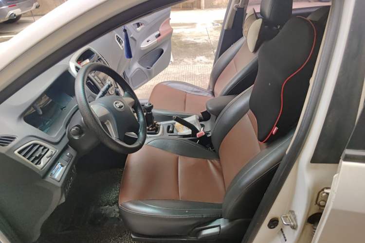 Used BYD F3 2015 Energy-Saving Edition 1.5L Manual Luxury Model Left Front Seat