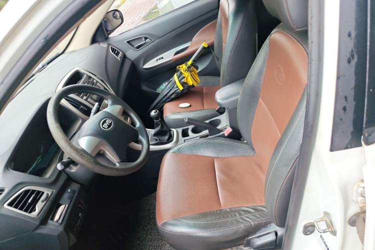 Used BYD F3 2015 Energy-Saving Edition 1.5L Manual Luxury Model Left Front Seat