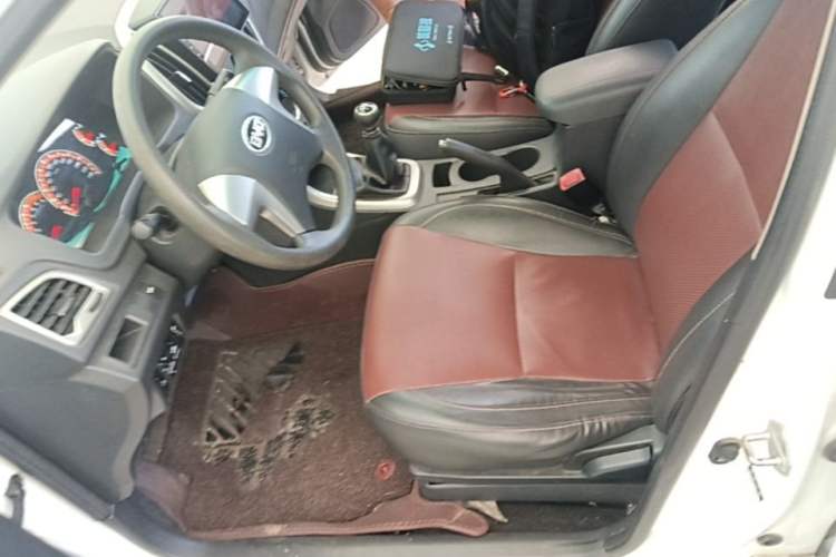 Used BYD F3 2015 Energy-Saving Edition 1.5L Manual Luxury Model Left Front Seat