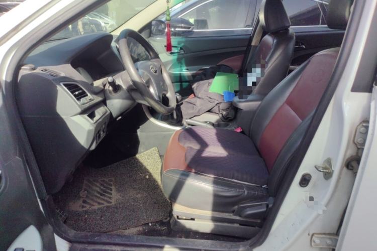 Used BYD F3 2015 Energy-Saving Edition 1.5L Manual Luxury Model Left Front Seat