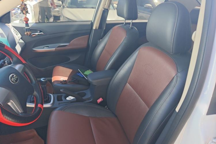 Used BYD F3 2015 Energy-Saving Edition 1.5L Manual Luxury Model Left Front Seat