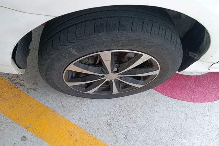 Used BYD F3 2015 Energy-Efficient Model 1.5L Manual Comfort Edition Left Front Wheel Hub